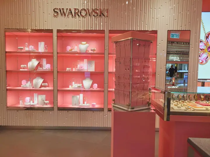 SWAROVSKI Shop 室內裝修工程,Element, West Kowloon – IPL 項目相片 1